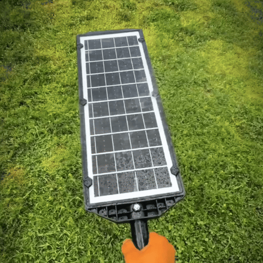 Lampă Solară Stradală cu 23 LED-uri COB, Senzor de Mișcare, Telecomandă și Protecție IP65 – Negru ZanaCasei.Ro