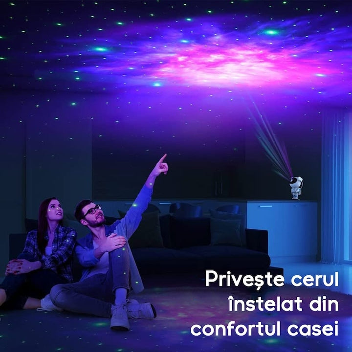 Proiector de Stele Astronaut – Lampa de Veghe cu Rotire 360°, Telecomandă și Efecte de Galaxie ZanaCasei.Ro